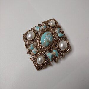 Pretty Blue And Gold Tone Diamond Shaped Sarah Coventry Large Brooch